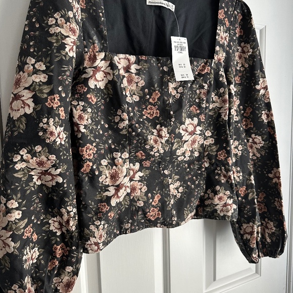 NWT Abercrombie and Fitch XS Long Sleeve Floral Top - Picture 5 of 5